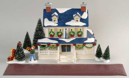 Snow Village Snowy Pines Inn Exclusive Set  - With Box Bx745