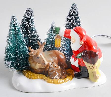 Santa Comes To Town Santa Comes To Town - Boxed