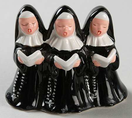 Snow Village 3 Nuns With Songbooks - With Box Bx860