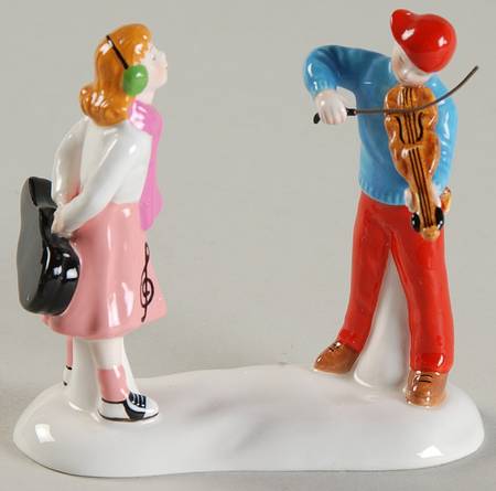 Snow Village Violin Serenade - With Box Bx949
