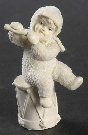 Snowbabies-Miniature I'Ll Play A Christmas Tune - Boxed