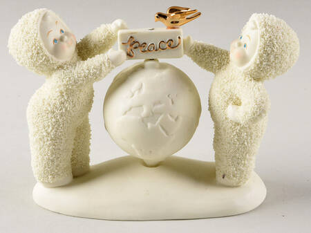 Snowbabies Peace On Earth - No Box