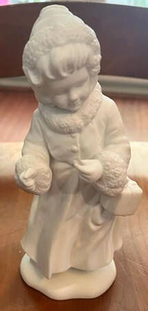 Winter Silhouettes-Porcelain A Season For Friends - Girl - No Box 99 A