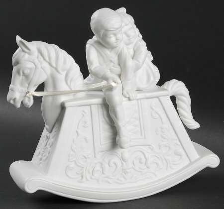 Winter Silhouettes-Porcelain Sharing A Christmas Moment-Brahms Lull - Boxed
