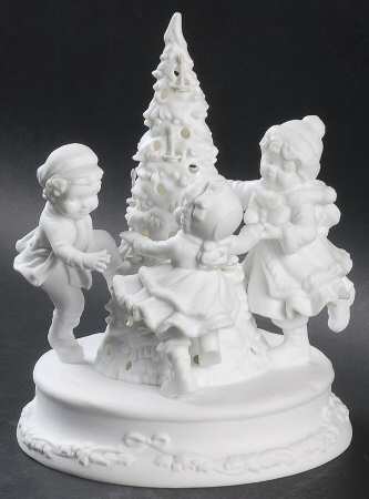 Winter Silhouettes-Porcelain Ring Around The Christmas Tree - Boxed