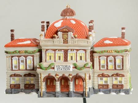 Dickens Village-Ornament Victoria Station - Boxed