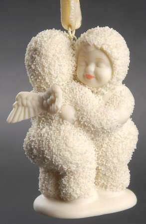 Snowbabies Ornaments Give Someone A Hug (Book 5) - Boxed