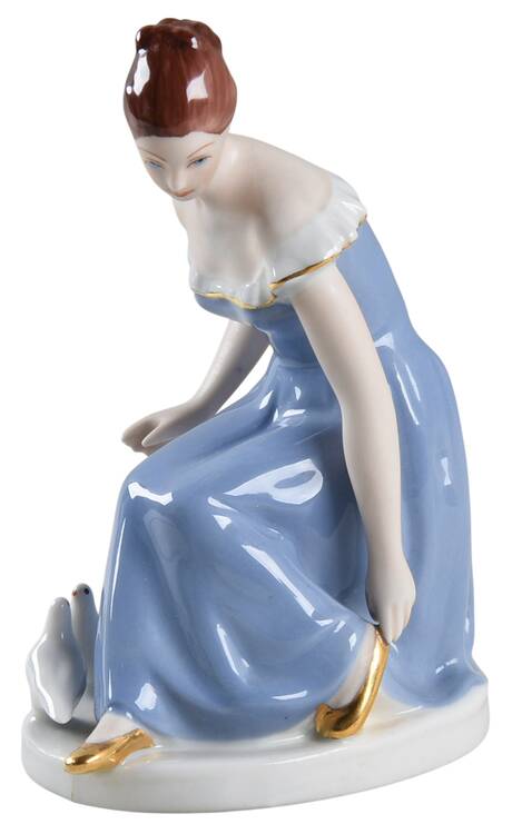 Royal Dux Figurine (Older Mark) Lady With Doves - No Box