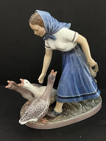 Dahl Jensen Figurine Goosegirl - No Box