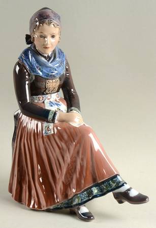 Dahl Jensen Figurine Amager Girl Seated - No Box