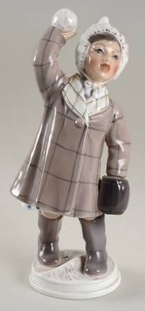 Dahl Jensen Figurine Girl With Snowball - No Box