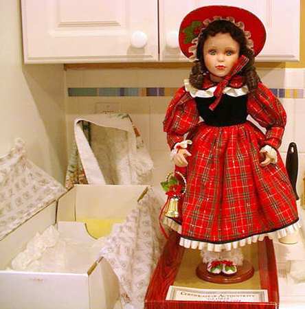 Dynasty Dolls Gloria (Christmas-Musical) - Boxed