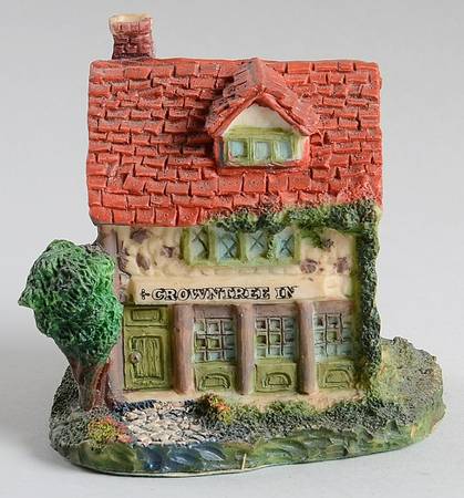 Village Miniatures Crowntree Inn - Boxed