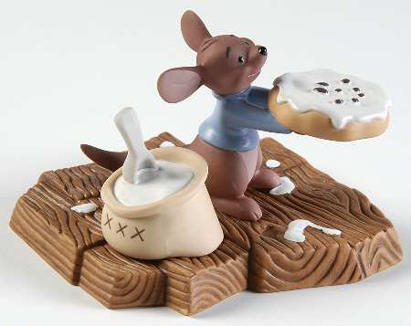 Pooh and Friends-Figurines I Stirred In An Extra Bit Of Love For Yo - Boxed