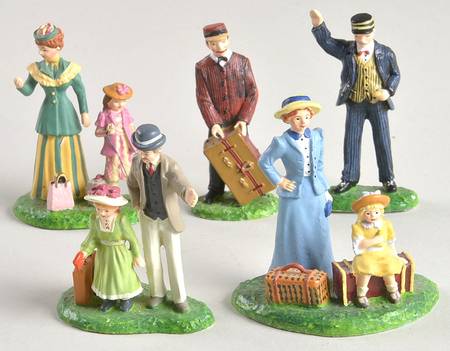 Seasons Bay Arriving At The Station-Set Of 5 - Boxed