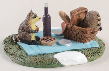 General Village Accessories Woodland Raccoon Picnic - Nb867, No Box