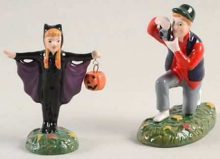 Trick Or Treat Lane - Snow Village Halloween You Look Batastic! - Boxed