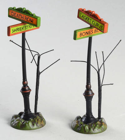 Snow Village Halloween Creepy Village Street Signs - With Box Bx663