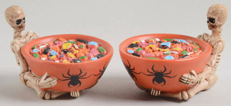 Snow Village Halloween Trick Or Dare Treat Bowls - Set Of 2 - With Box Bx693