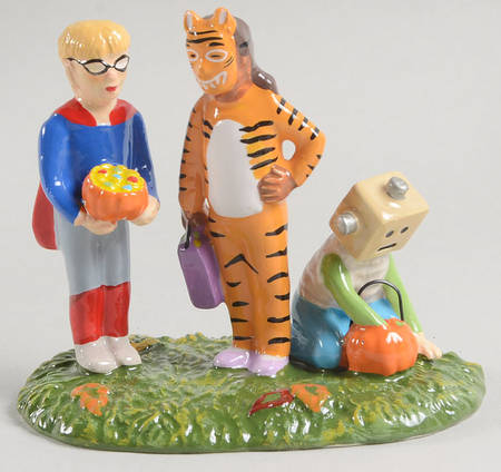 Snow Village Halloween Treat Night Assesment - With Box Bx686