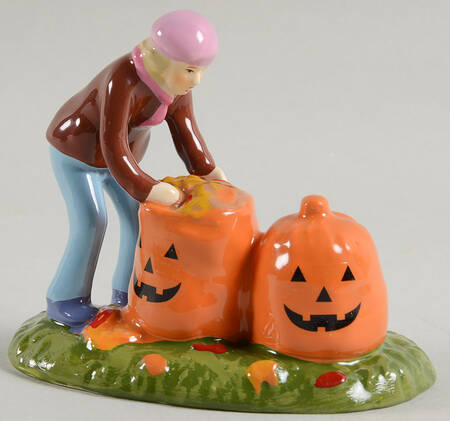 Snow Village Halloween Scary Clean Up - With Box Bx720