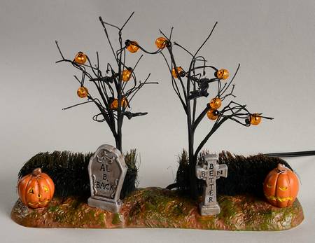 Snow Village Halloween Jack-O-Lantern Yard - Boxed
