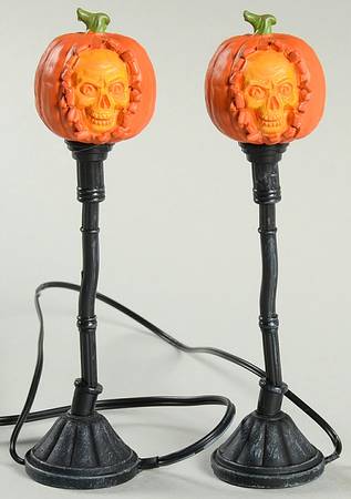 Snow Village Halloween Evil Pumpkin Lampposts - Bx384 With Box