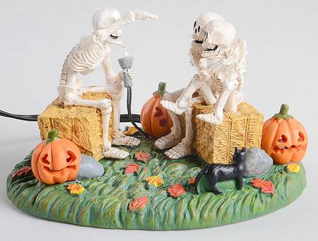 Trick Or Treat Lane - Snow Village Halloween Scary Skeleton Stories - Boxed
