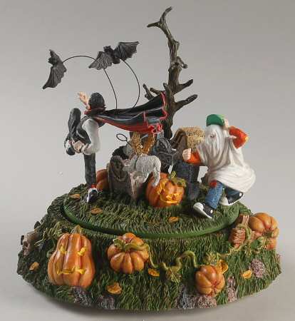 Snow Village Halloween Scaredy Bat - With Box 233