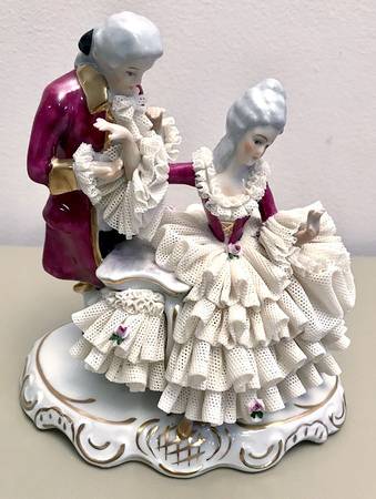 Dresden Figurines Colonial Couple - No Box 108