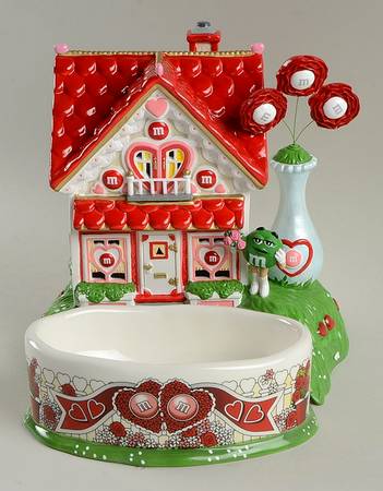 M&M's Lit House & Candy Dishes M&M Be Mine Valentine's House - Boxed