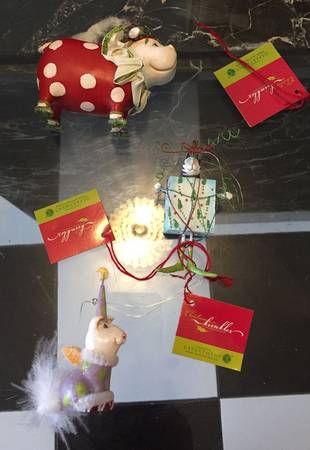 Krinkles Ornaments Mini Cat As A Present - Boxed