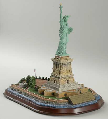 Danbury Mint Figurine Statue Of Liberty - Boxed