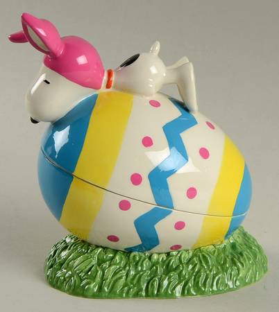 Peanuts Easter Beagle Box - Boxed