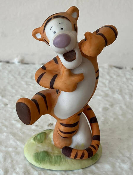 Disney Figurines Tigger Dancing - No Box