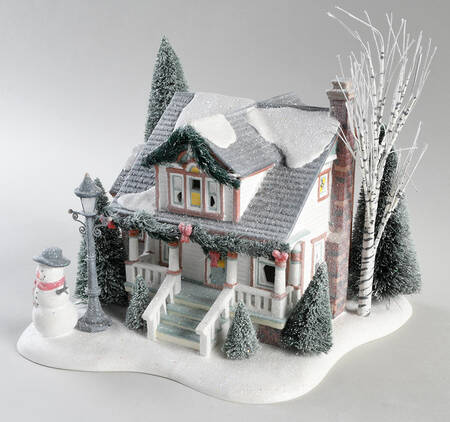Winters Frost Cottagewood Bungalow - Boxed