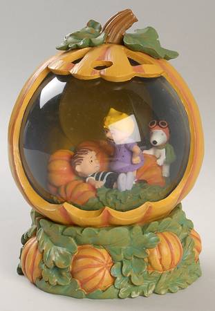 Peanuts Halloween Where's The Great Pumpkin Waterglobe - Boxed