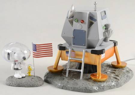 Peanuts Christmas Village The Beagle Has Landed - Boxed