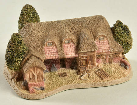 Classic Collection Tythe Barn - Boxed