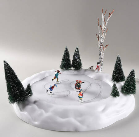 General Animated Accessories Animated Skating Pond Set Of 15 - Boxed