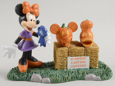 Mickey's Pumpkintown Village Minnie Picks A Winner - Boxed