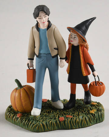 Hocus Pocus - Hot Properties Max & Dani Trick Or Treat - Boxed