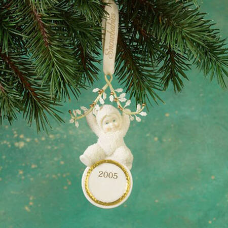 Snowbabies Annual Ornaments Gift Of Christmas-2005 - Boxed