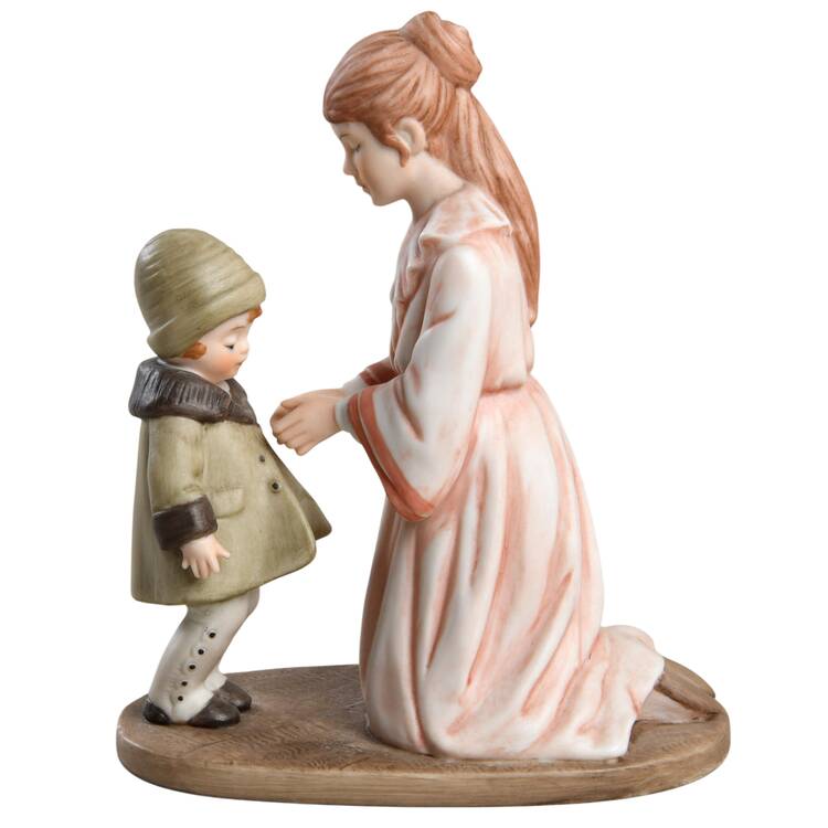 Treasured Memories Dressing Warm - No Box