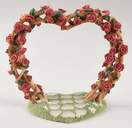 Sweet Heart Ball Trellis - No Box