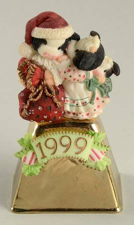 Mary's Moo Moos Christmas I Saw Moommy Kissing-1999 Bell - Boxed