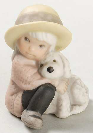 Pretty As A Picture  A Cuddly Holiday Hug - Boxed