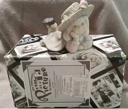 Pretty As A Picture  You Ought To Be In Pictures - Boxed