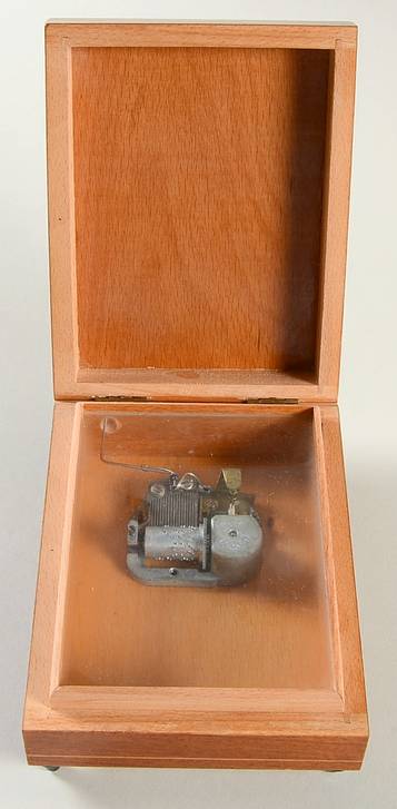 Hummel Music Box Apple Tree Boy - Boxed