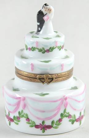 Eximious Limoges Box Wedding Cake - No Box
